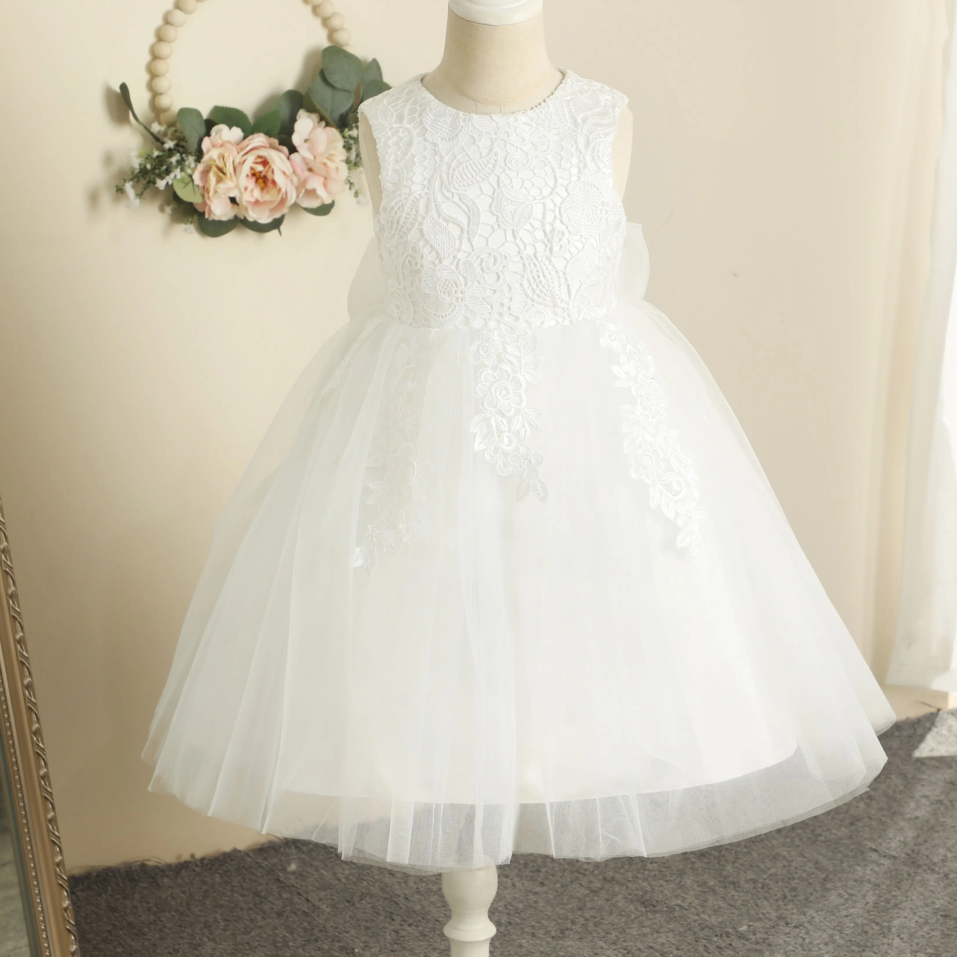 

Dreamgirl Ivory Flower Girl Dresses Child Wedding Party Dresses Appliques Lace Zipper Bow Sleeveless A-Line فساتين حفلات للبنات