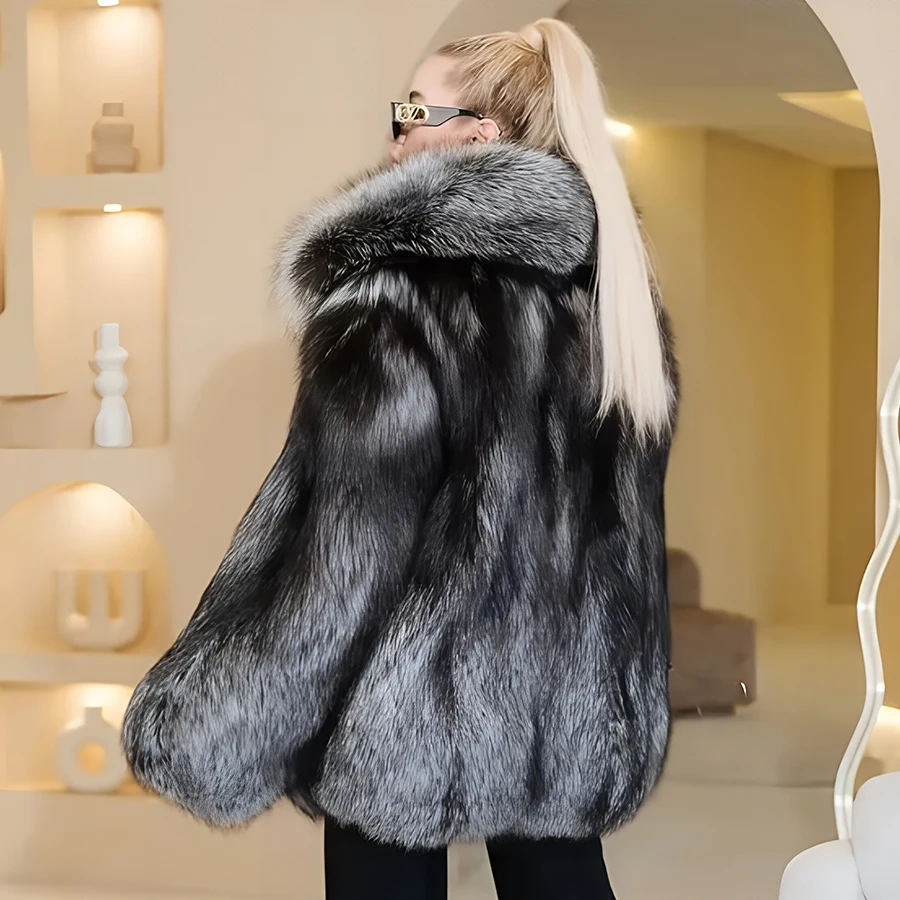 Женская шуба из натурального лисьего меха