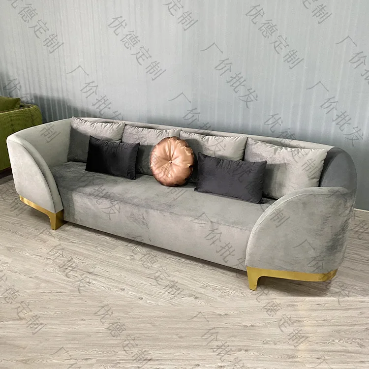 Трехместный диван для отдыха из позолоченной нержавеющей стали