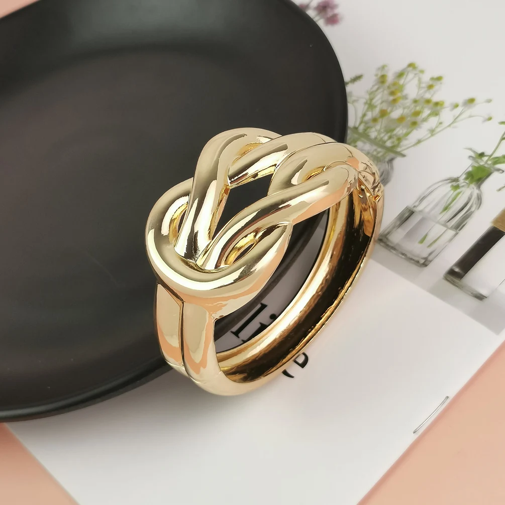 Женские браслеты-манжеты в стиле панк из сплава с узлом яркие металлические