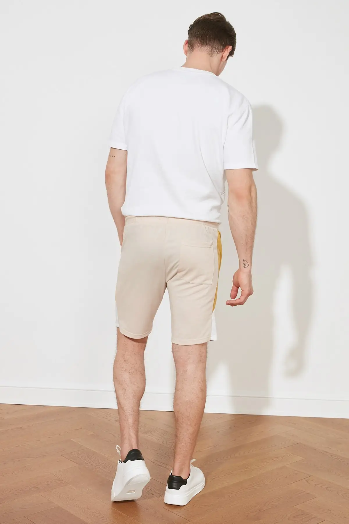 

Trendyol Men 'S Regular Fit Shorts & Bermuda TMNSS21SR0413