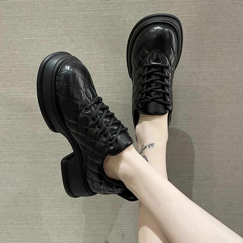 Женские повседневные кроссовки на платформе однотонные классические со