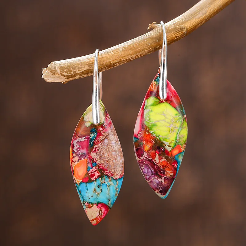 

Europe and The United States Hot Gifts New Earrings Retro Geometric Leaf-shaped Color Royal Stone Ladies Earrings Wholesale