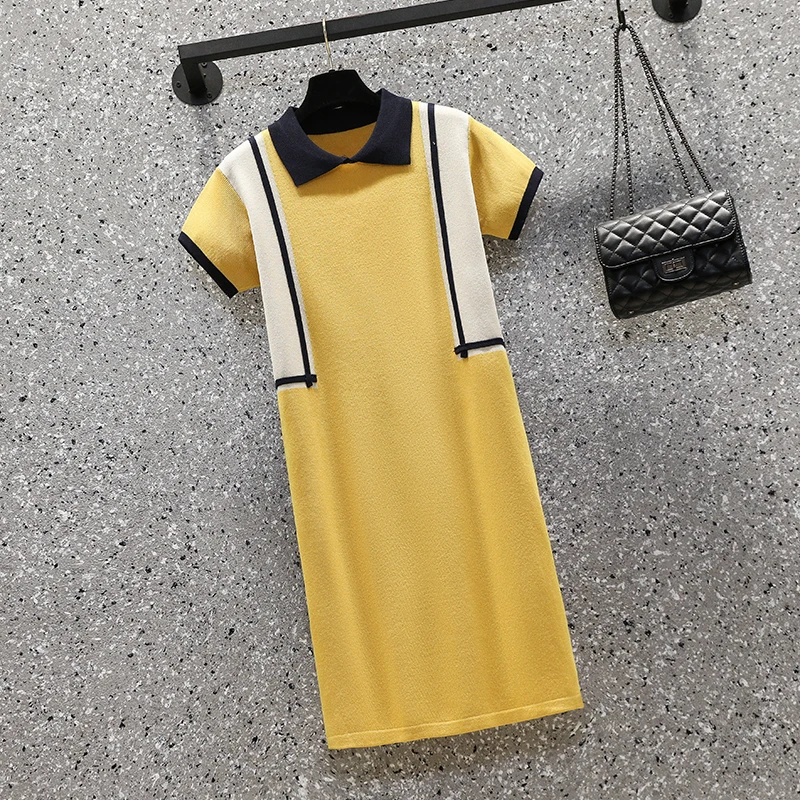 Женское трикотажное платье-миди с воротником-поло черное облегающее Хлопковое