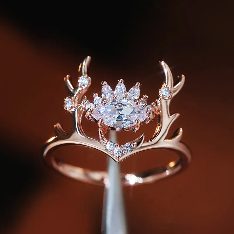 

Creative Fashion Elk Ladies Rose Gold Ring Cute Antler Crystal Zircon Cocktail Party Gift Jewelry Accessories New Design