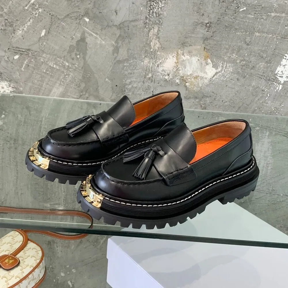 New large gold tooth thick bottom muffin loaf shoes women's autumn metal leather round head shallow mouth British casual shoes