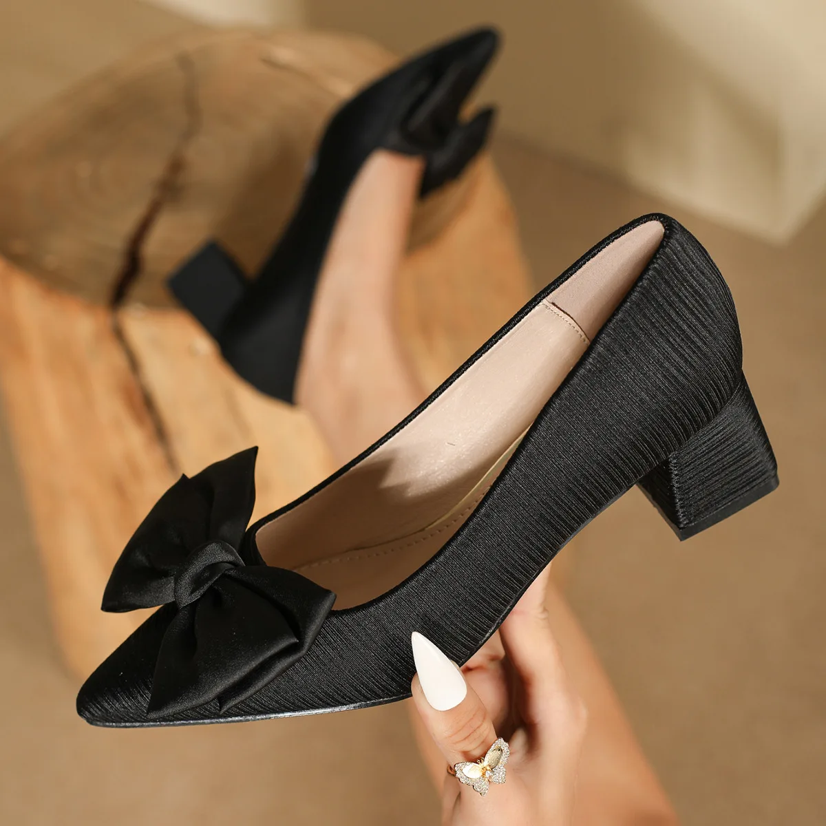 Черные туфли на каблуке 2025 Массивные сандалии шнуровке с острым носком Сабо для