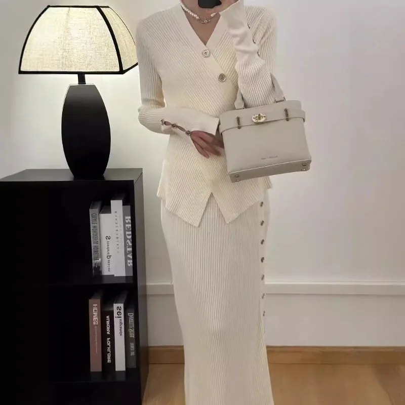 Зима 2024 новый стиль элегантный и модный вязаный комплект для женщин сумка через