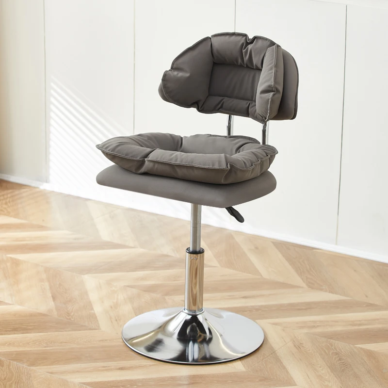 Рисунок 6 - Кожаные современные барные стулья