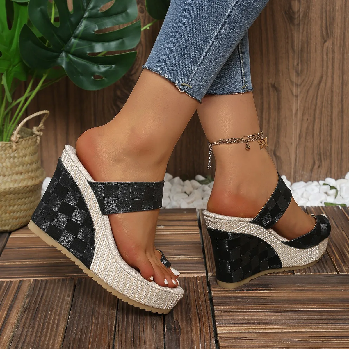 2025 New Sexy Wedge Fashion Slippers Fashionable Casual Round Toe Thick Bottom Shallow Mouth Silver Black High Heel Sandals