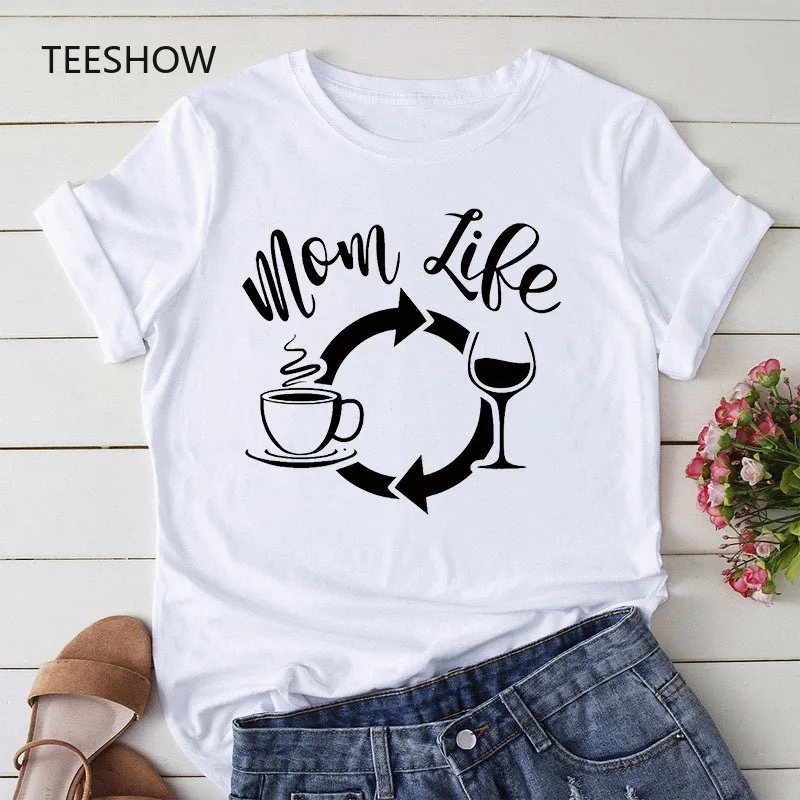 Π€ΡΡΠ±ΠΎΠ»ΠΊΠ° ΠΆΠ΅Π½ΡΠΊΠ°Ρ Ρ Π½Π°Π΄ΠΏΠΈΡΡΡ Β«Mom likeΒ» ΠΈ ΠΊΠΎΡΠΎΡΠΊΠΈΠΌ ΡΡΠΊΠ°Π²ΠΎΠΌ Π€ΡΡΠ±ΠΎΠ»ΠΊΠ° ΠΆΠ΅Π½ΡΠΊΠ°Ρ Ρ Π½Π°Π΄ΠΏΠΈΡΡΡ Β«Mom likeΒ» ΠΈ ΠΊΠΎΡΠΎΡΠΊΠΈΠΌ ΡΡΠΊΠ°Π²ΠΎΠΌ