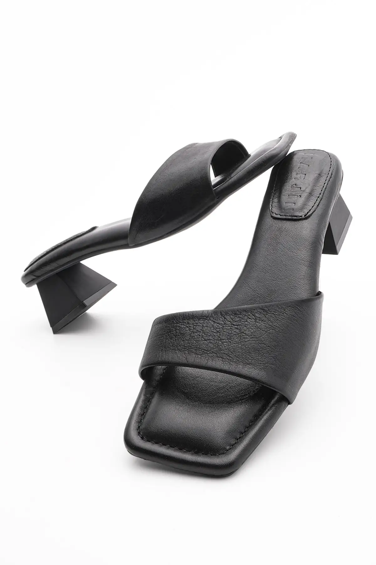 

Women genuine leather heels slippers Memory base cube toe Denis black