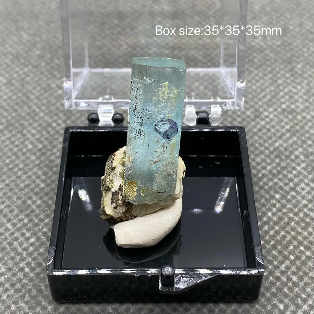 

100% Natural Namibian Aquamarine Rough Gemstone Crystal+ box size 3.5cm