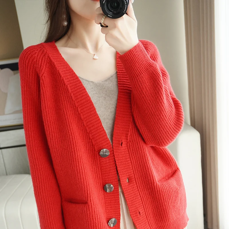 New cashmere sweater in autumn and winter women's V-neck cardigan solid color loose pocket thickened knitted bottomed sweater