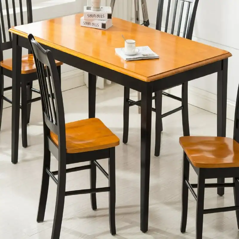 

Обеденный стол, несколько цветов