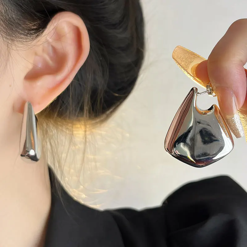 Женские винтажные серьги-гвоздики