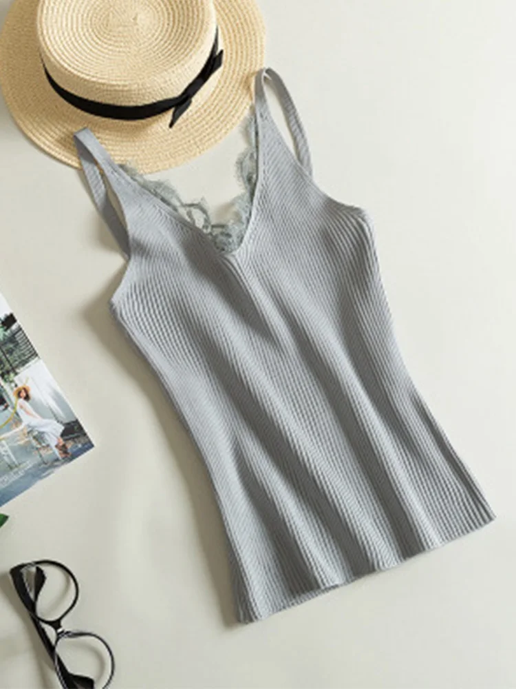 Женская трикотажная блуза с цветочным кружевом V-образным вырезом