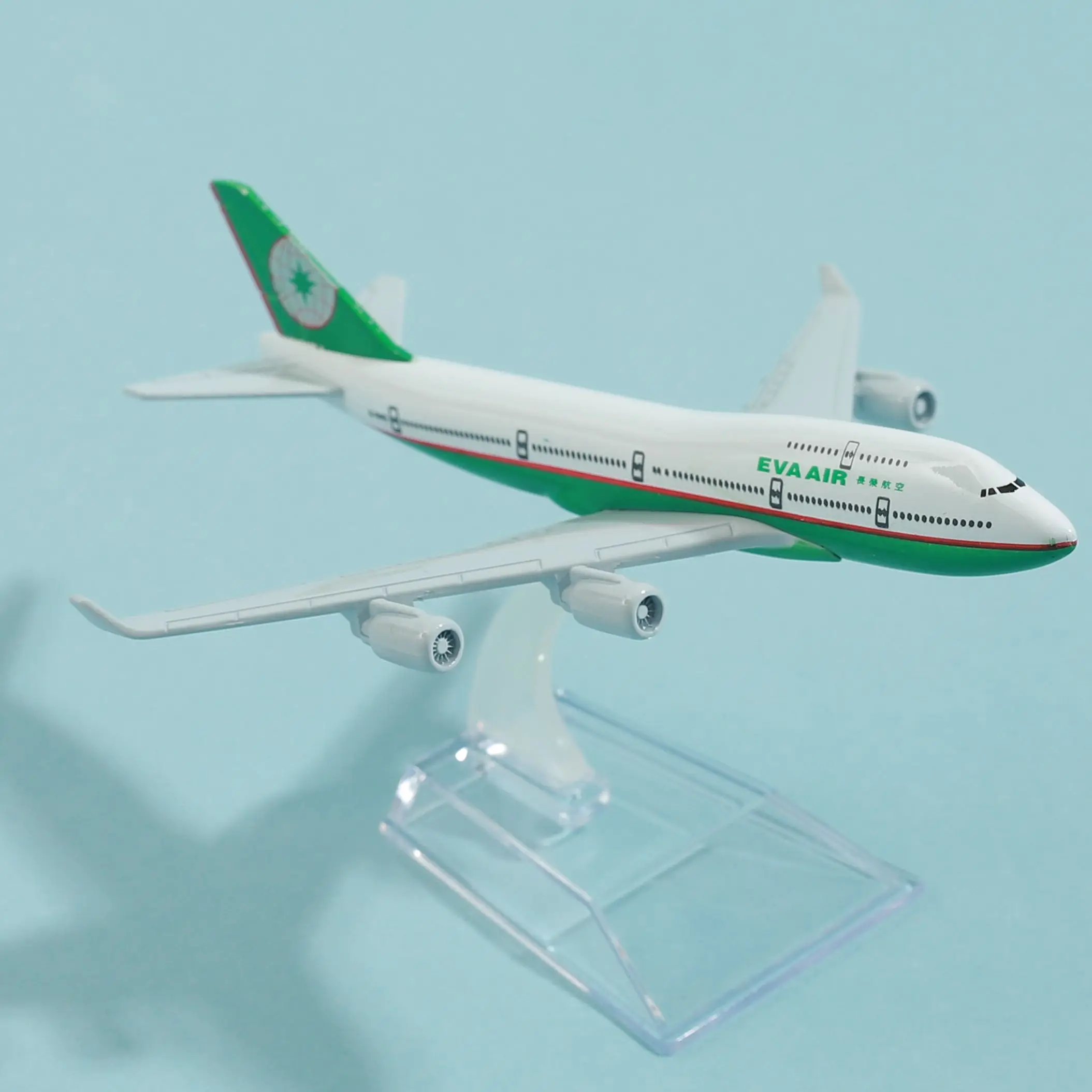 China Taiwan Eva Airways Boeing 747 Aircraft Alloy Diecast Model 15cm World Aviation Collectible Miniature Souvenir Ornament | Игрушки и