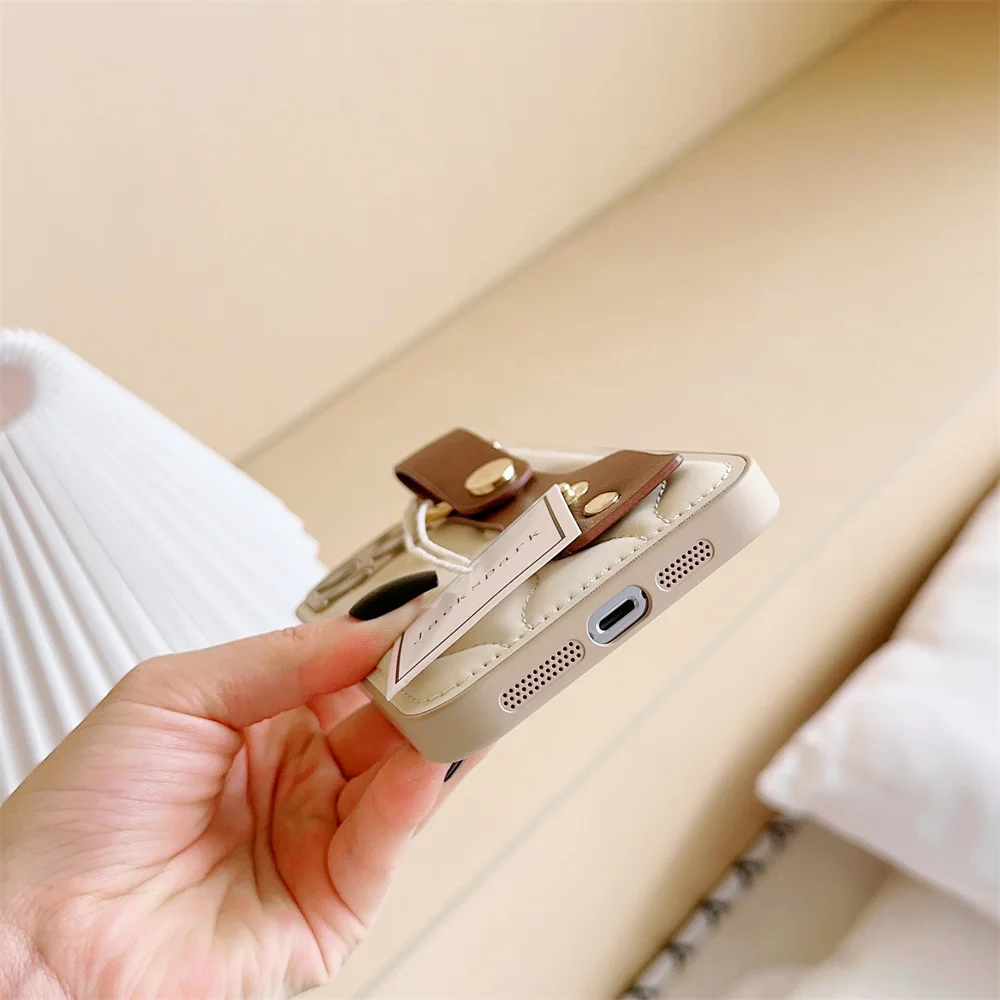 Luxury Brown Wristband Phone Case for Iphone11 12 13 14 Pro Max 14Plus White Soft Leather Minimalist Phone Cover for 14Pro 13Pro