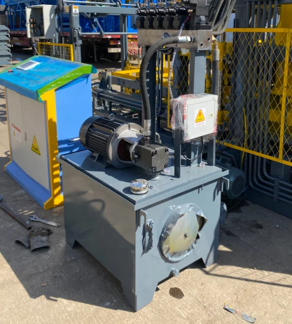 Машина для изготовления блоков с блокировкой YG Стандартное Гидравлическое