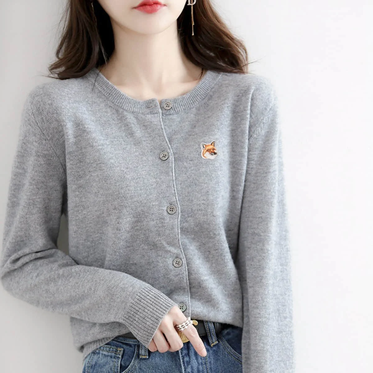 

Womens Maison Fox Embroidery Logo Appliqued Wool Cardigan Lady Slim Fit O-Neck Clothing Coat Street Harajuku Fashion Sweaters