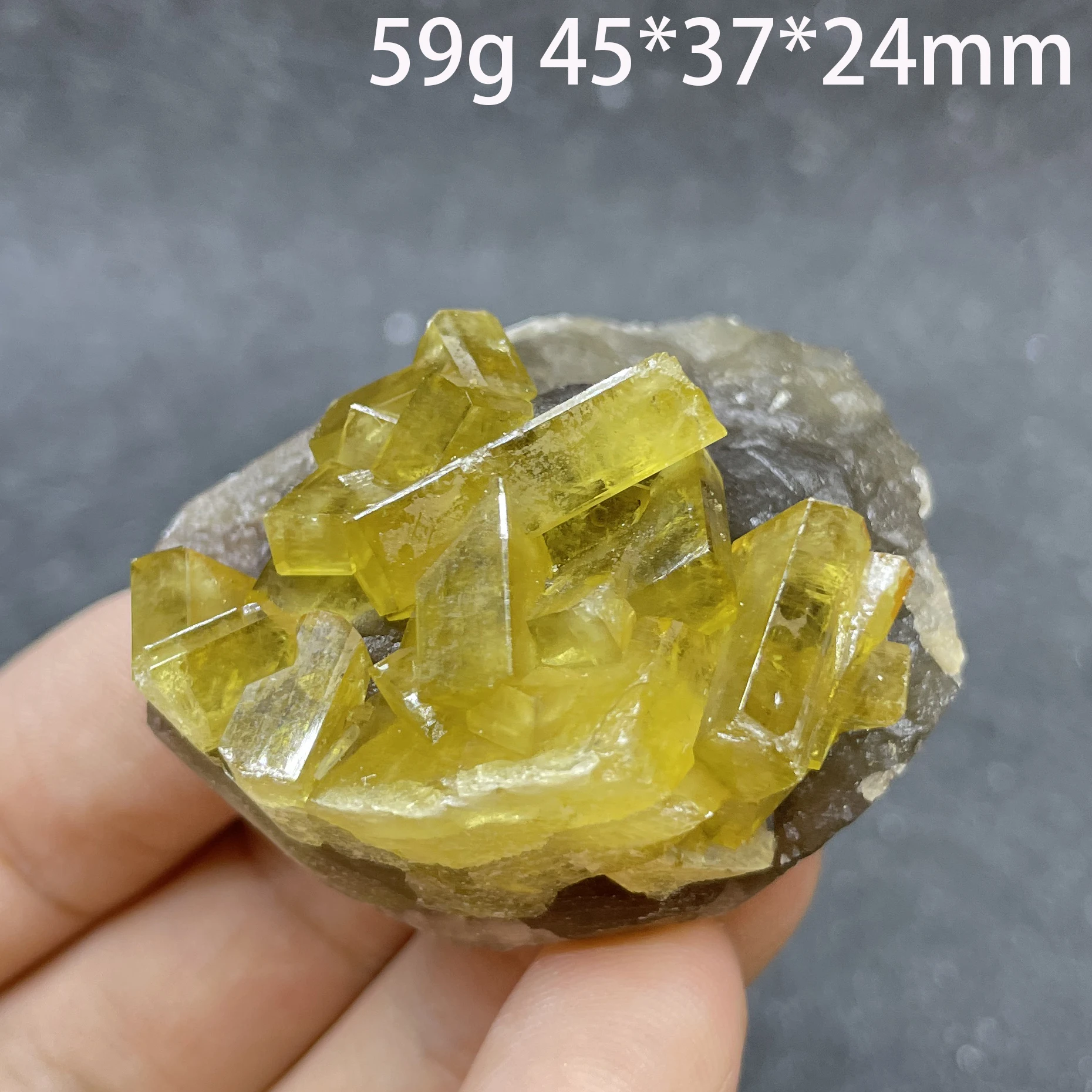 

Желтый барит, натуральный кристаллический кластер