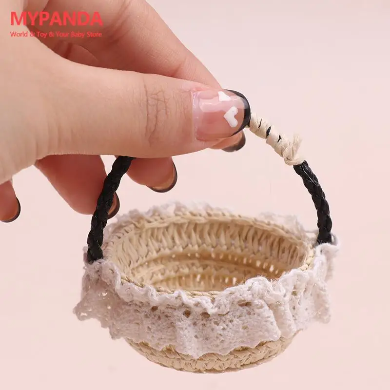 

1PC Dollhouse Hand-woven Flower Baskets Mini Furniture Basket Dollhouse Picnic Basket Dollhouse Accessories Kid Gifts