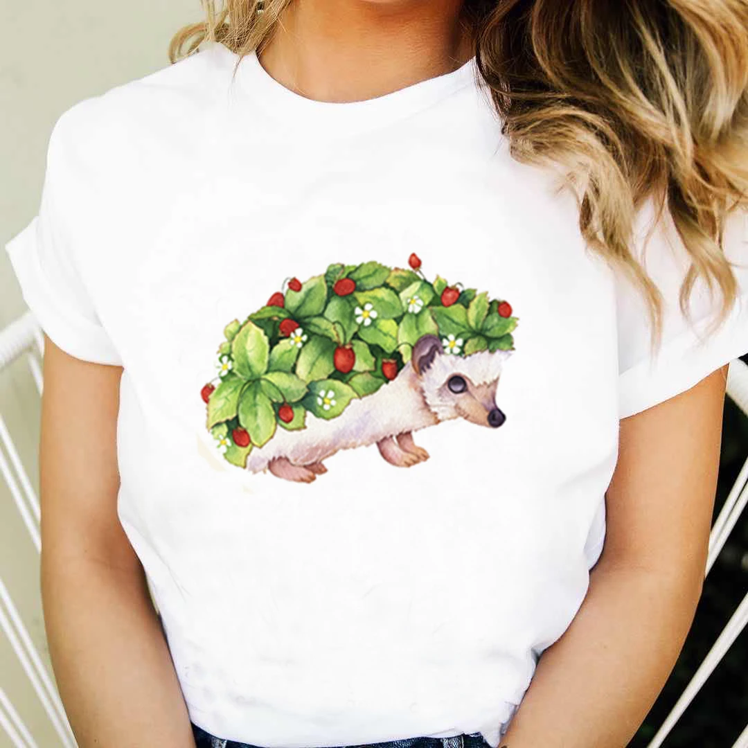 

Short Sleeve Cute Hedgehog Print Strawberry Floral Casual T-shirt Top Women Fashion T-shirt Summer Cartoon Pattern T-shirt.
