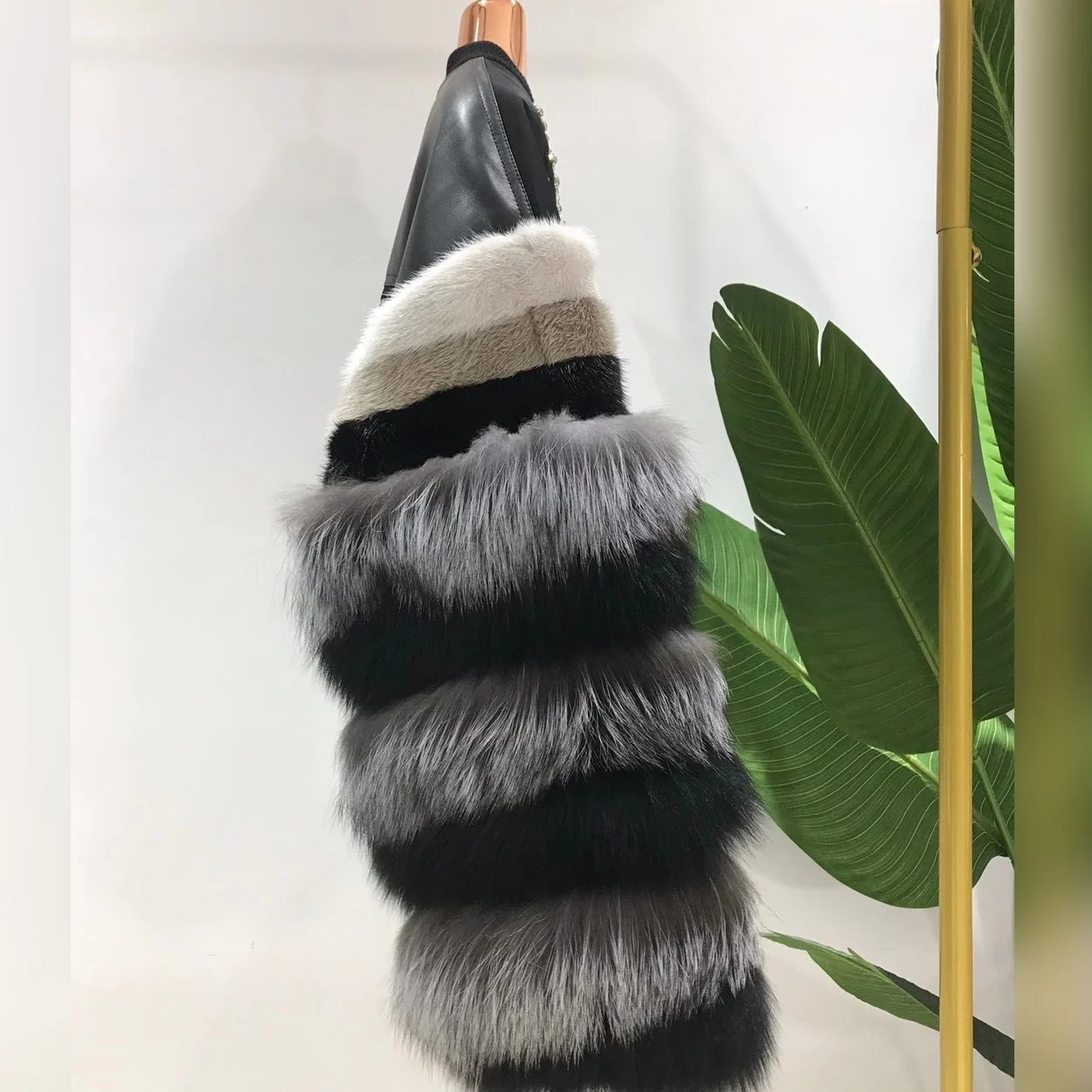 Imported Sheepskin Silver Fox Heavy Work Design Clothing Women's Long Sleeve Winter Fashionable Fur Patchwork Short Jacket