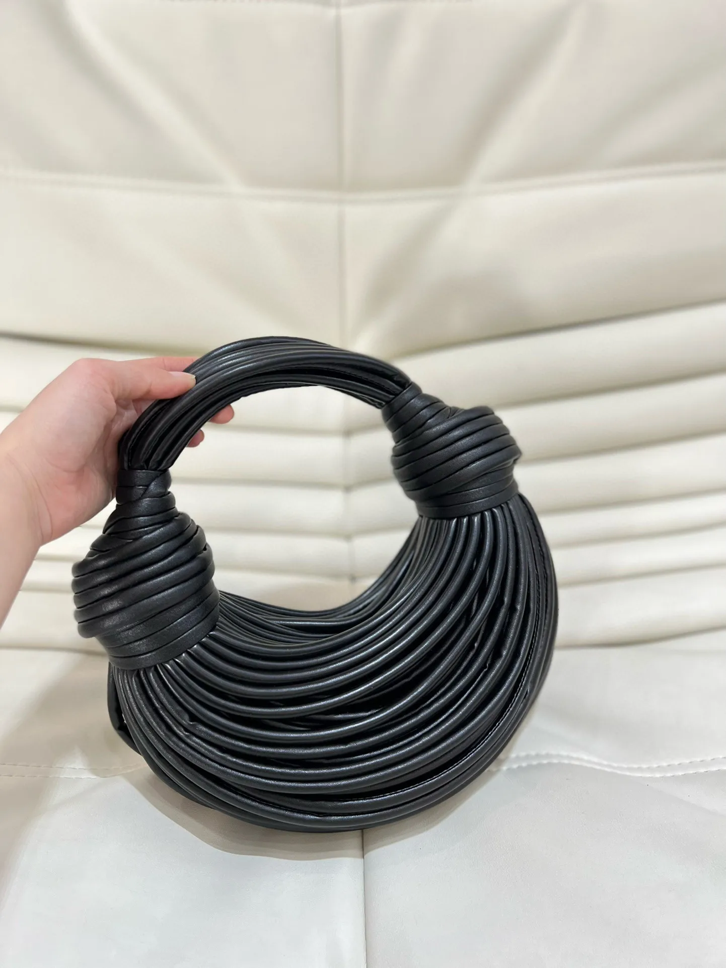 

Роскошные дизайнерские кожаные дамские сумочки, Новый линейный клатч с узлом для хлеба и подмышек, плетеные сумки-хобо