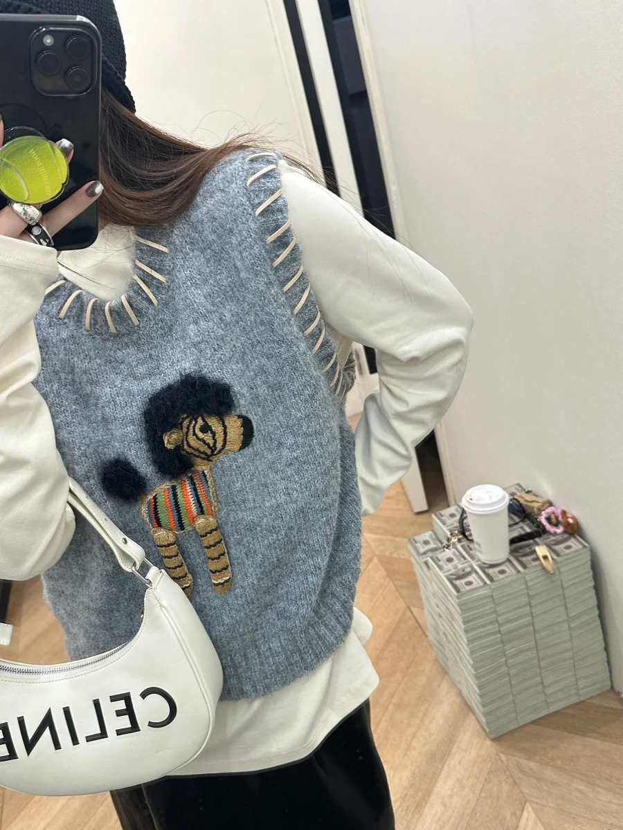 Zzing Shrimp 2024 осенний новый трехмерный вязаный жилет с мультяшной вышивкой