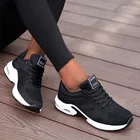 Женские кроссовки на танкетке, сетчатые дышащие, повседневная Легкая спортивная обувь на массивной подошве, черные