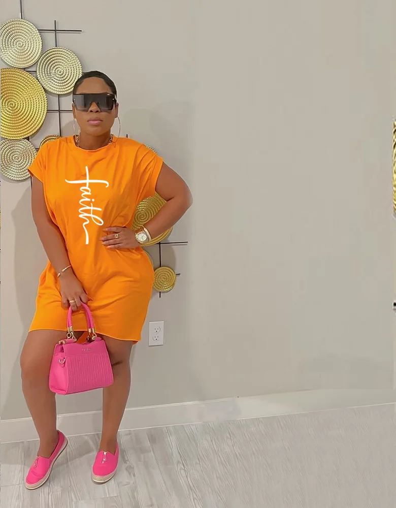 

Мини-платье женское летнее с круглым вырезом, коротким рукавом и карманами