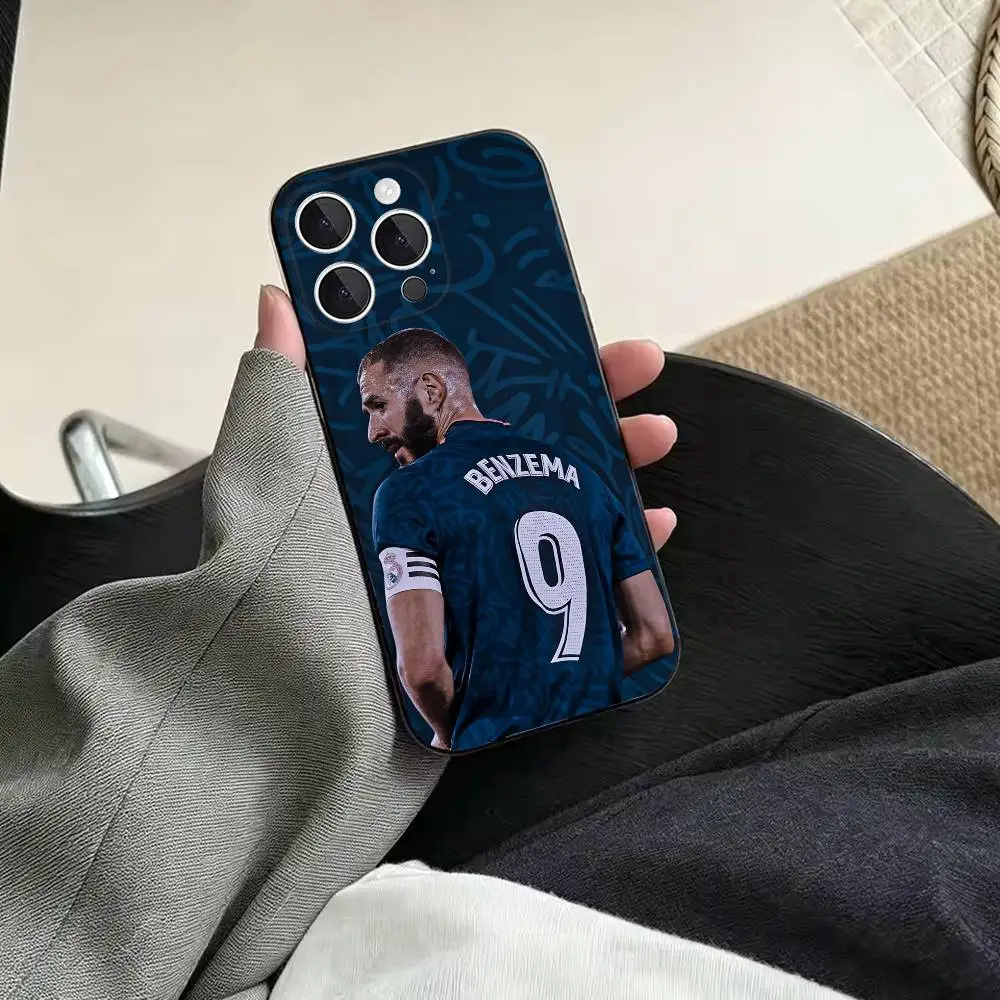 Фото Противоударный черный силиконовый мягкий защитный чехол K-Karim Benzema Football, подходит для iPhone 11, 12, 13, 14, 15, 16, 17, Pro, Max, Plus. №3