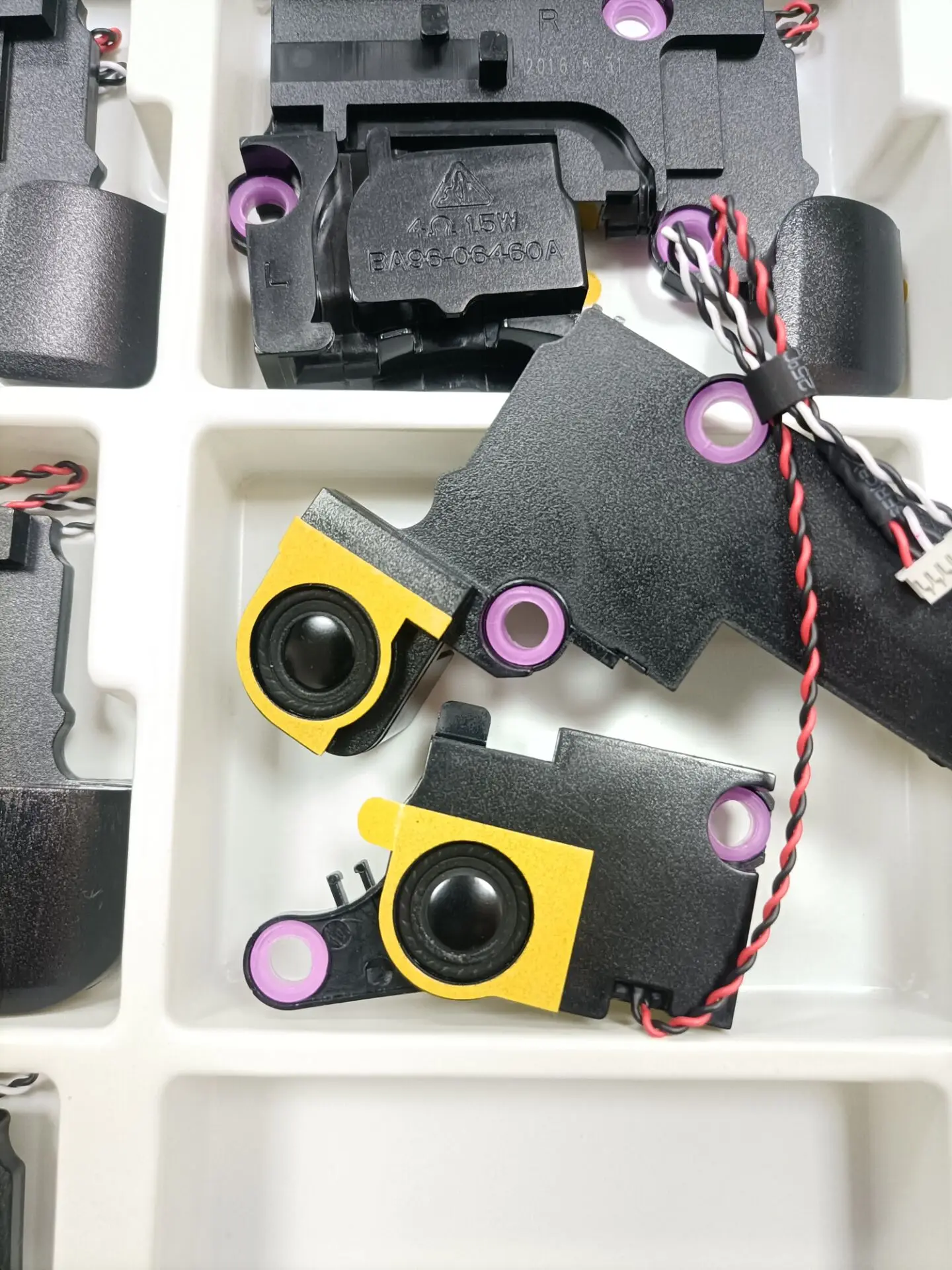 Новый оригинальный встроенный динамик для SAMSUNG NP300E5E NP300E5V NP275E5E NP270E5E NP270E5V NP270E5J 270E4V 270E4C 275E4V