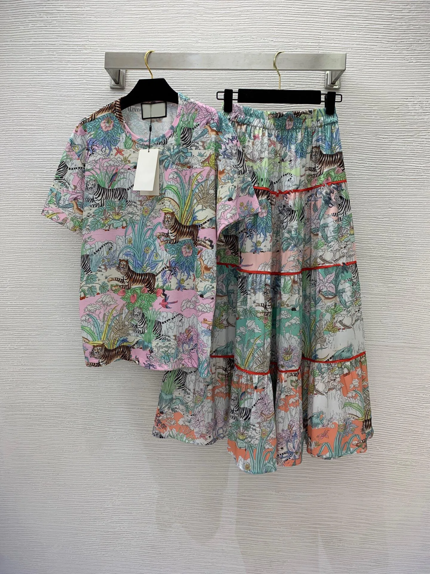 

Женский дизайнерский комплект из двух предметов, футболка с высокой талией и юбка, B392, весна