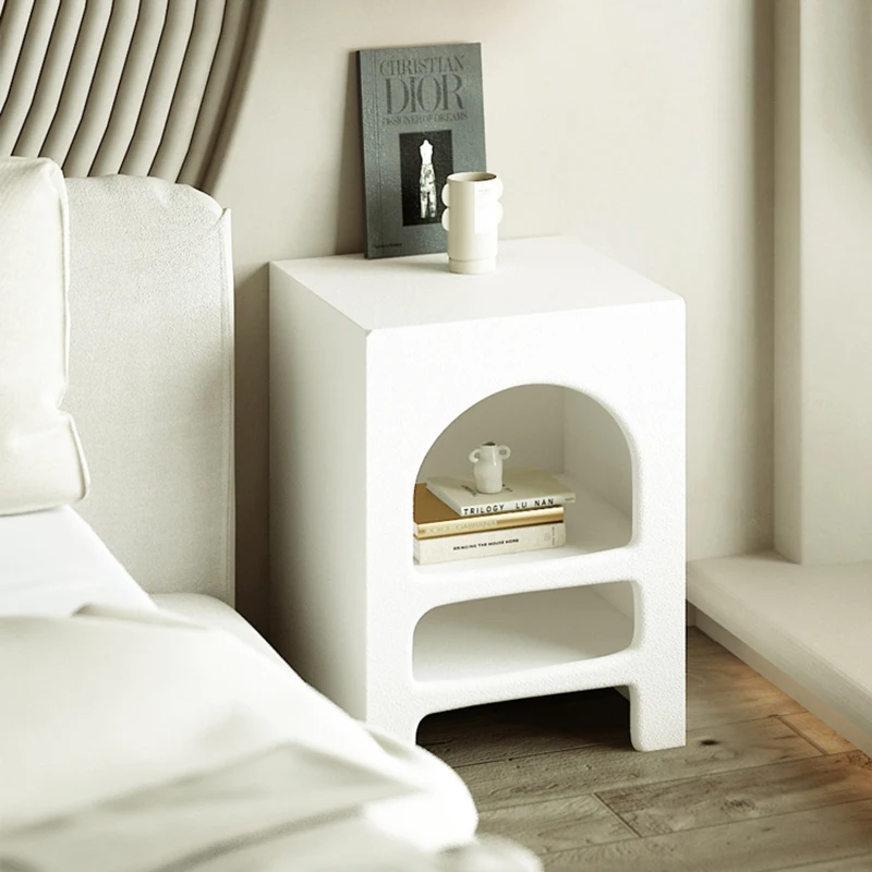 Прикроватная тумбочка в кремовом стиле простой современный диван приставной
