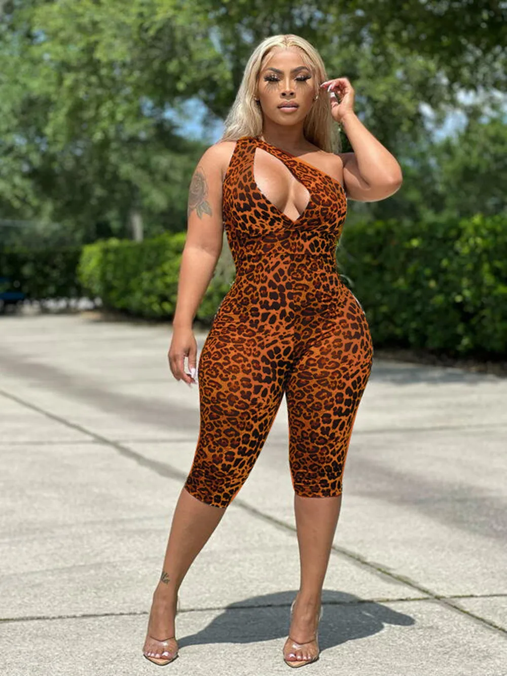 

Summer New Women's Jumpsuit Fashion Leopard Print Sexy Oblique Shoulder Hollow Stretch Silk Shorts Nightclub Party Jumpsuit