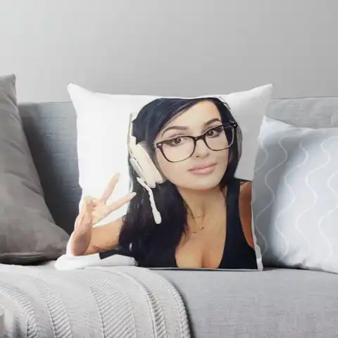 Sssniperwolf In Bed