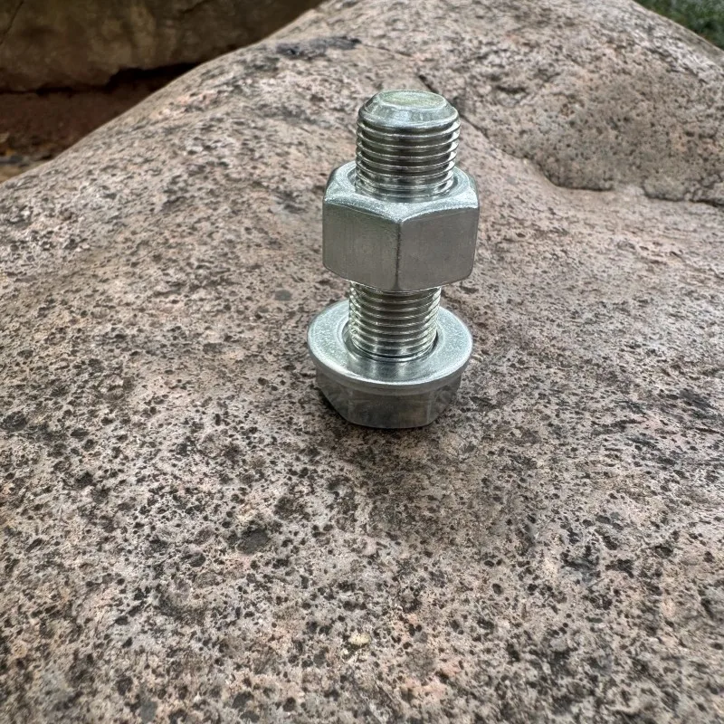 

Скрытый сейф-контейнер Huge Mai