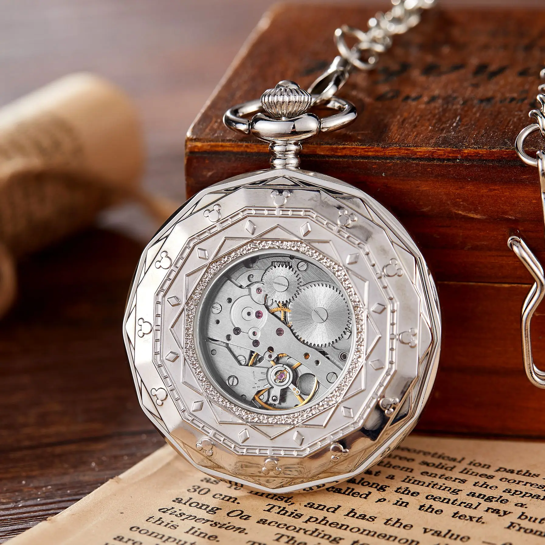 Retro Bronze Steampunk Men Mechanical Hand-wind Pocket Watch Hollow Roman Dial Skeleton Clock Waist Chain Pocket Watch Gift 2023