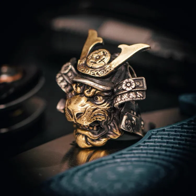 

Vintage Style Pendant Knife Pendant Car Keychain Edc Backpack Helmet Pendant Locket