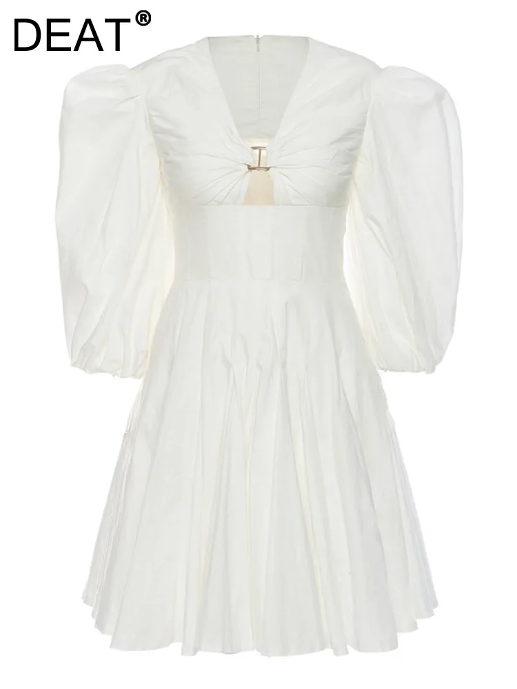 

DEAT Fashion Women's Dress V-neck Waist Hollow Out Metal Buckle Three Quarter Puff Sleeve Mini Dresses Summer 2023 New 17A0501H