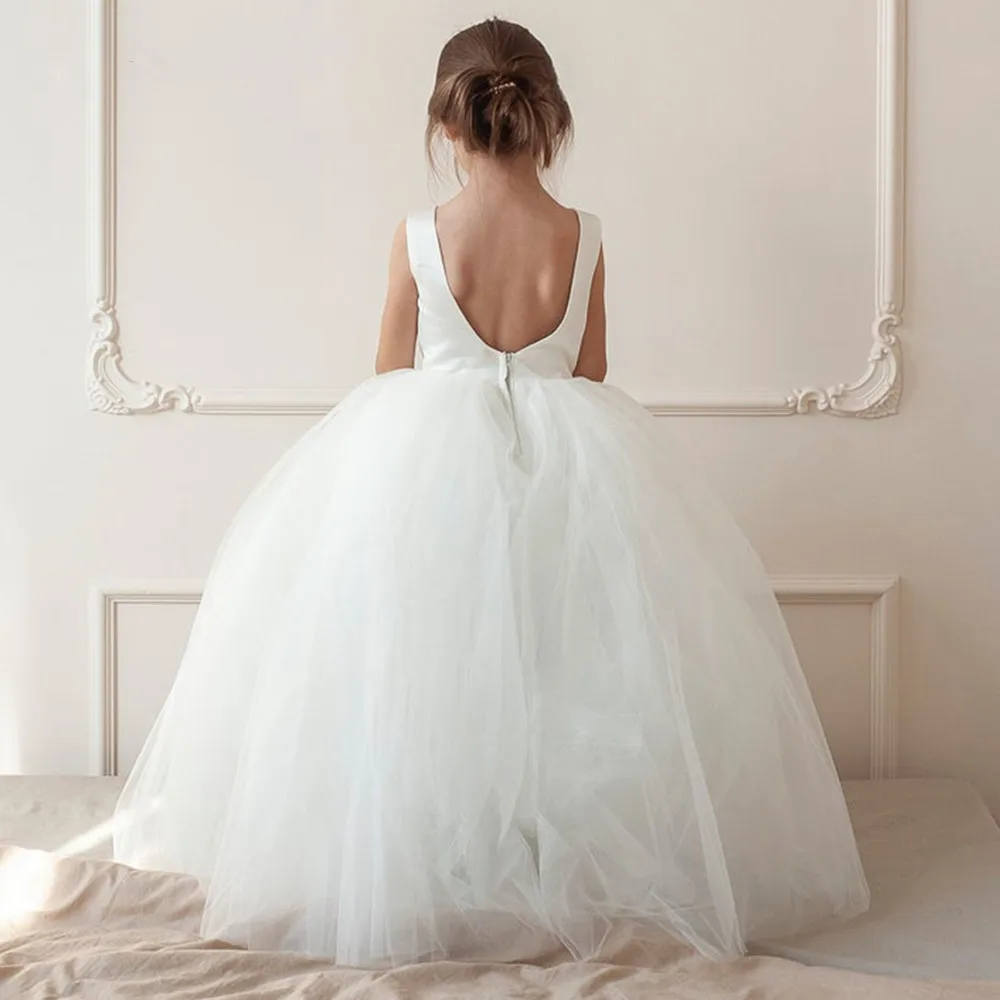 

Pearls Ball Gown Flower Girl Dresses For Wedding Ruffles Spaghetti Neck Tiered Pageant Gowns First Communion Dress