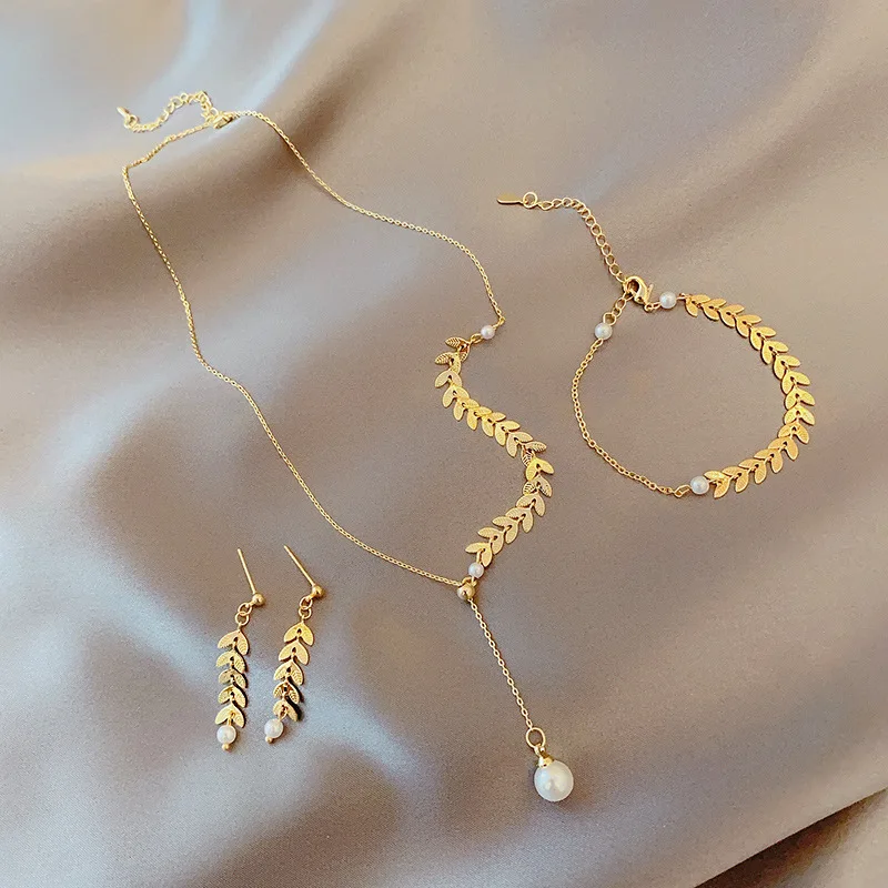 

Three-piece Women's Copper Jewelry Set Niche Design Wheat Ear Pearl Necklace Earrings Bracelet Set Frosty Wedding Jewelry