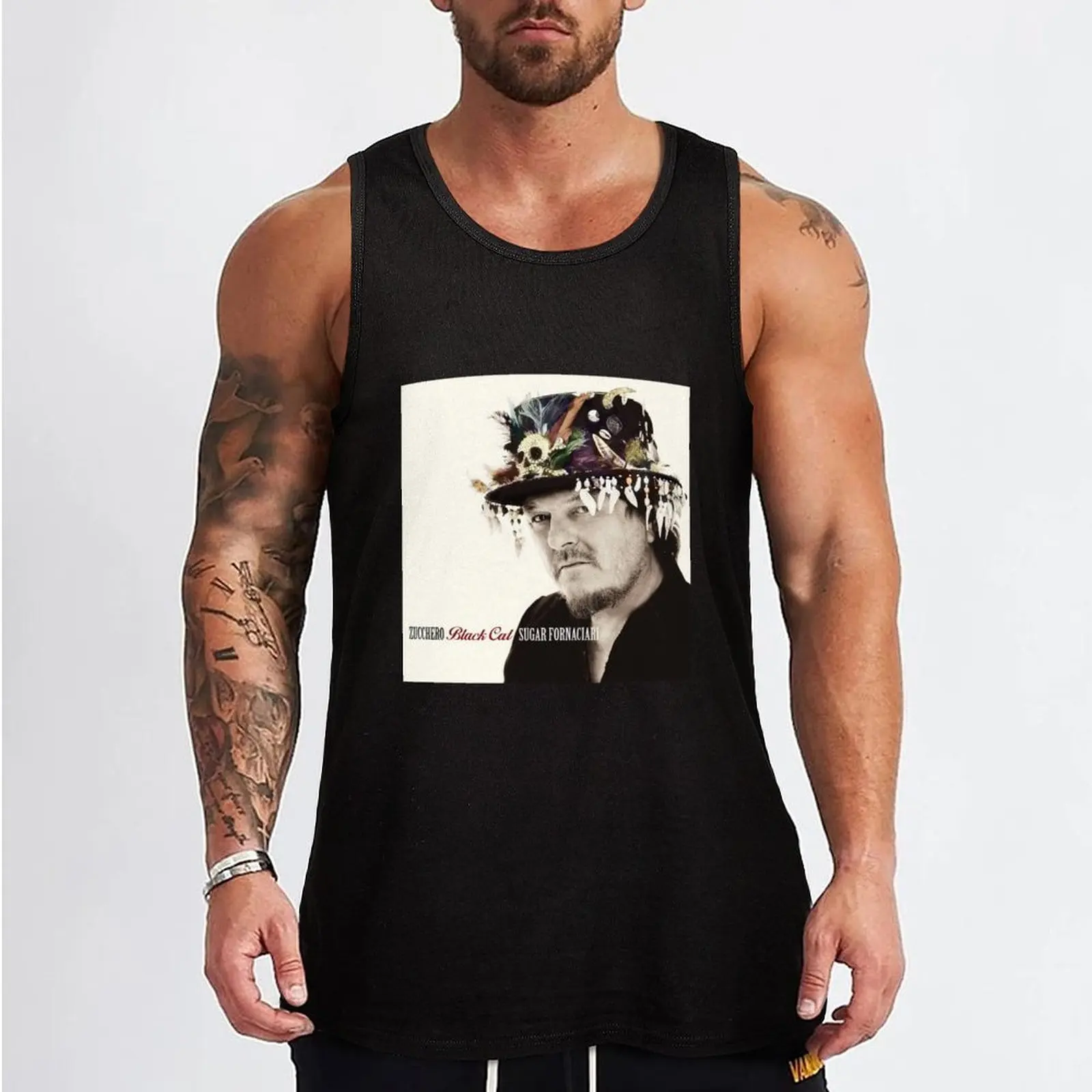 Спортивная быстросохнущая футболка Zucchero с черной кошкой