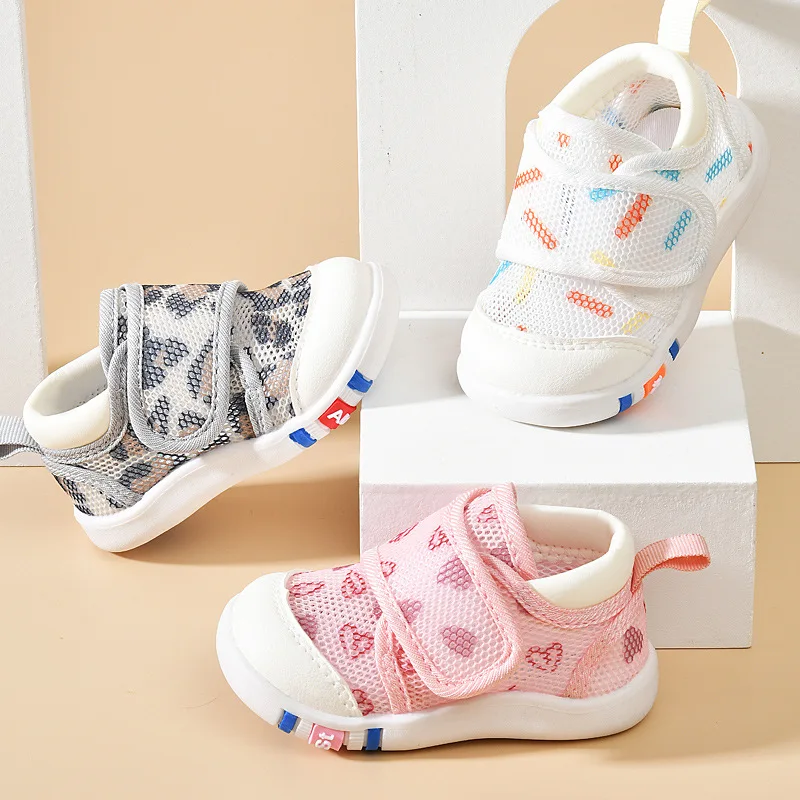 

Летние дышащие детские сандалии из сетчатой ткани, рандомная повседневная обувь унисекс, нескользящая Мягкая подошва, обувь для первых шагов, легкая для младенцев