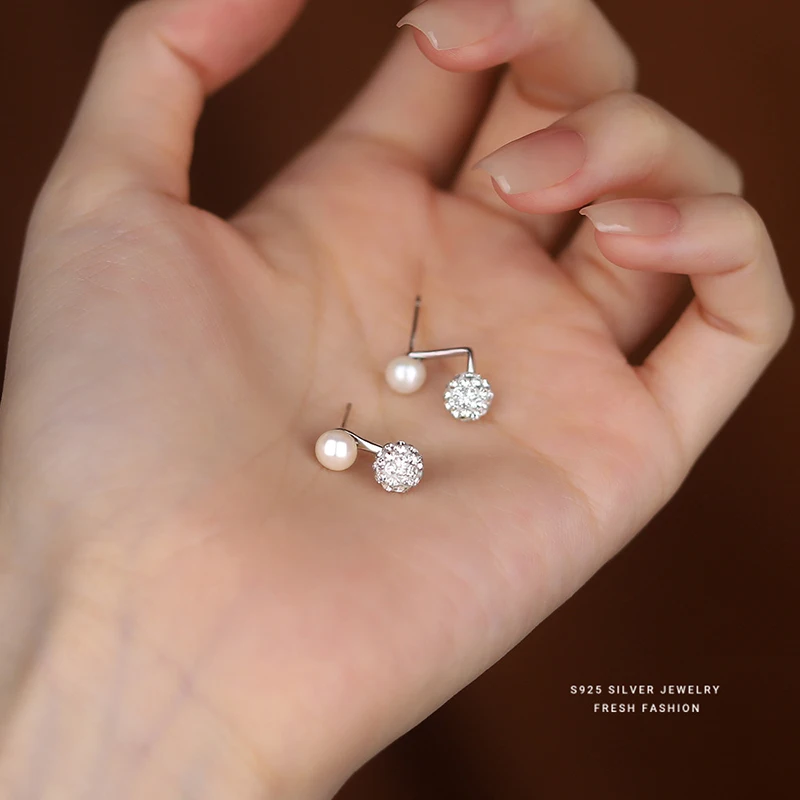 Женские серьги-гвоздики из серебра 925 пробы с жемчугом