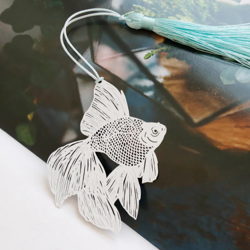 

1 шт. кавайная маленькая золотая рыбка, закладка для студентов, изысканный кабинет, офисные портативные канцелярские принадлежности для чте...