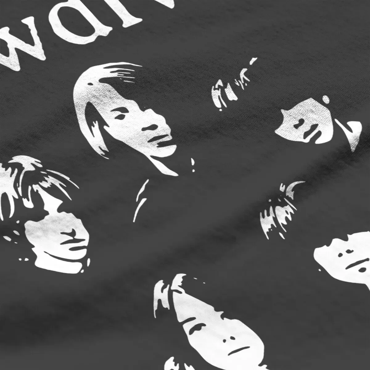 Мужская хлопковая футболка с коротким рукавом круглым вырезом и графическим